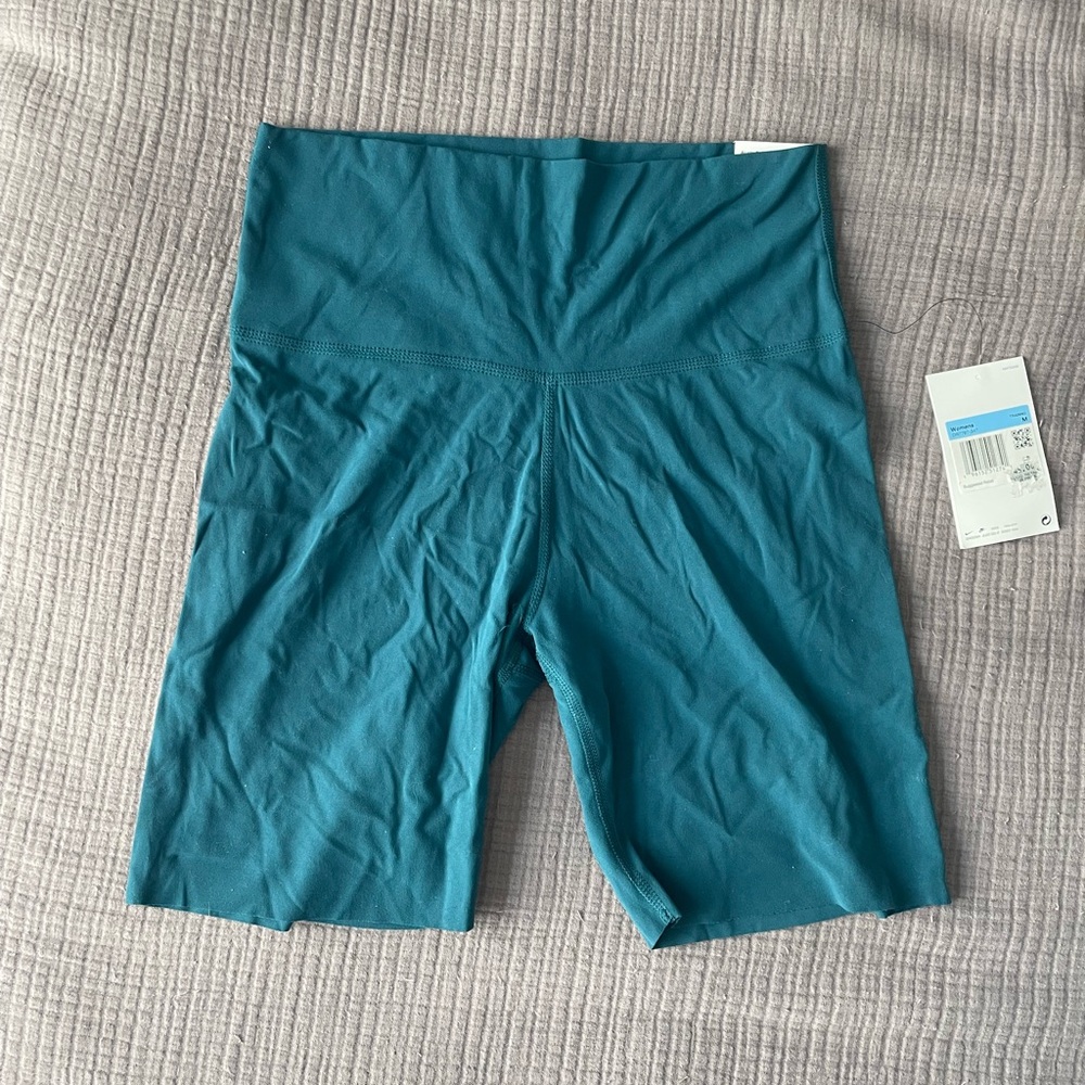 Nike Yoga Lux High-Rise Shorts 🩳 - Picture 2 of 9